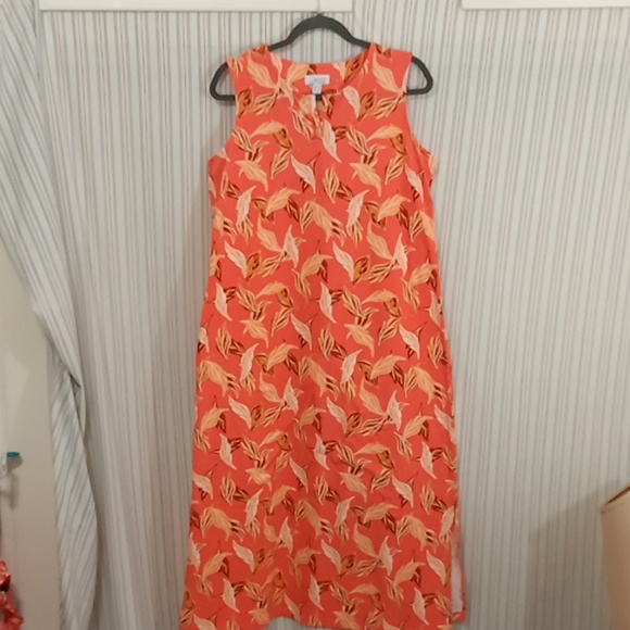 d&co Dresses & Skirts - D & Co  Comfy Summer Dress